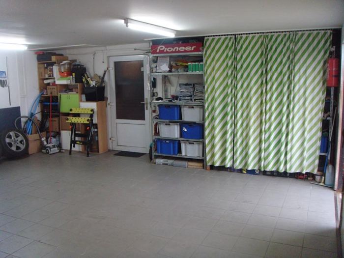 Skladované autosklo připravené k montáži